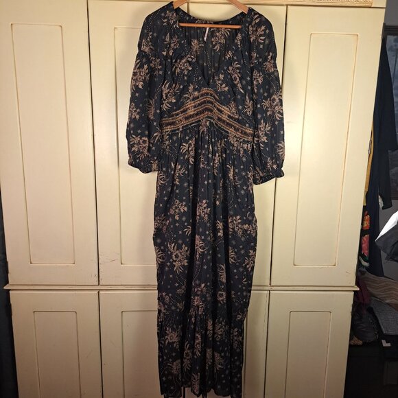 Free People Golden Hour Smocked Puff Sleeve Navy Boho Maxi Dress Sz Lg - Picture 5 of 16